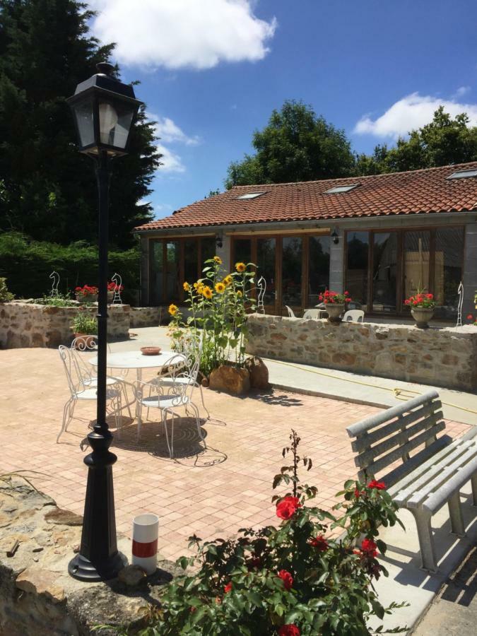 Gite Climatise De La Haute Rue Touvois Luaran gambar