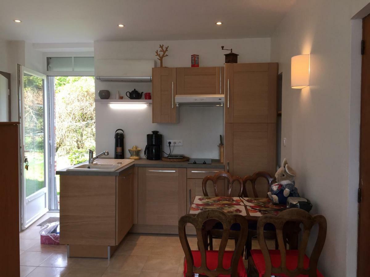 Gite Climatise De La Haute Rue Touvois Luaran gambar